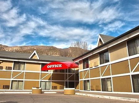 Adventure Inn - Glenwood Springs Exteriör bild